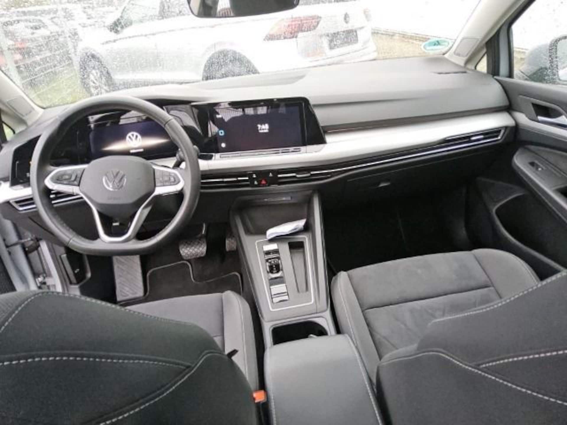 Volkswagen Golf Variant Life