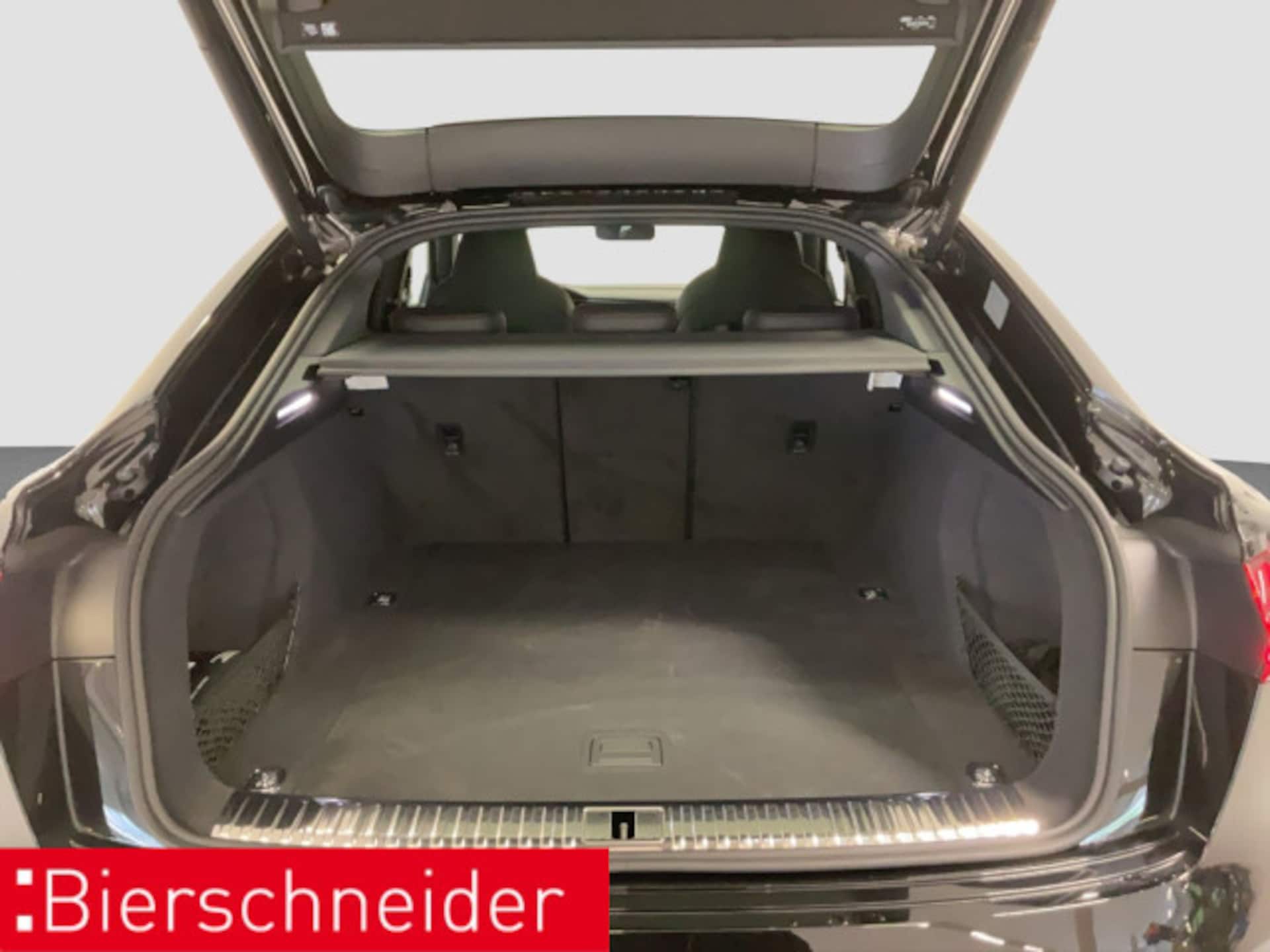 Audi Q8 Sportback e-tron S line
