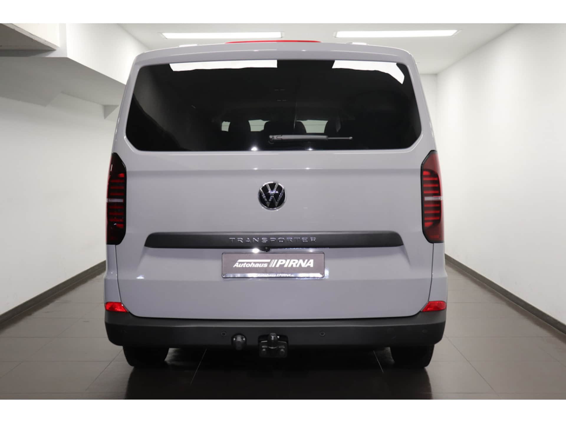 Volkswagen Transporter Kombi langer Radstand