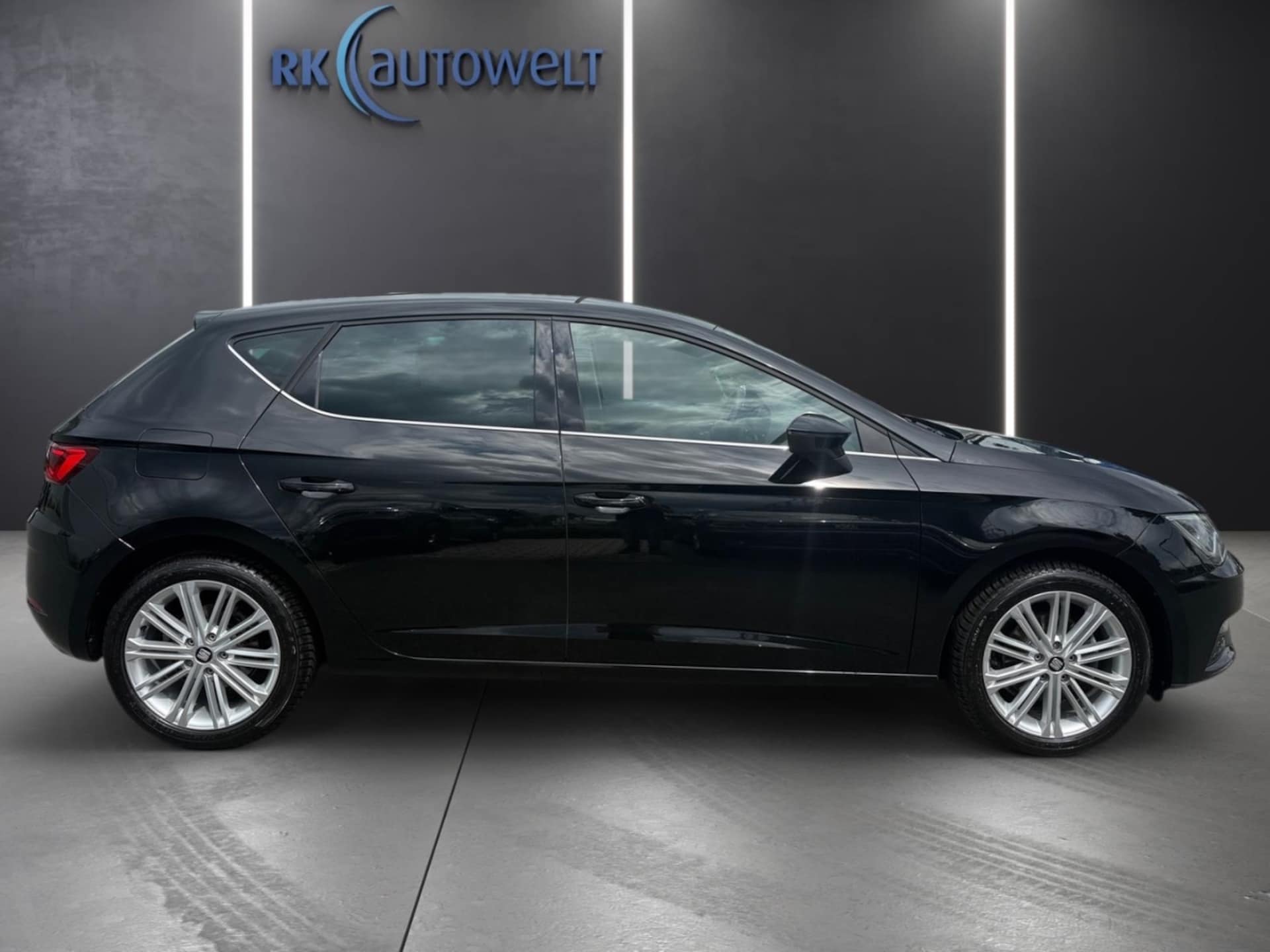 SEAT Leon XCELLENCE