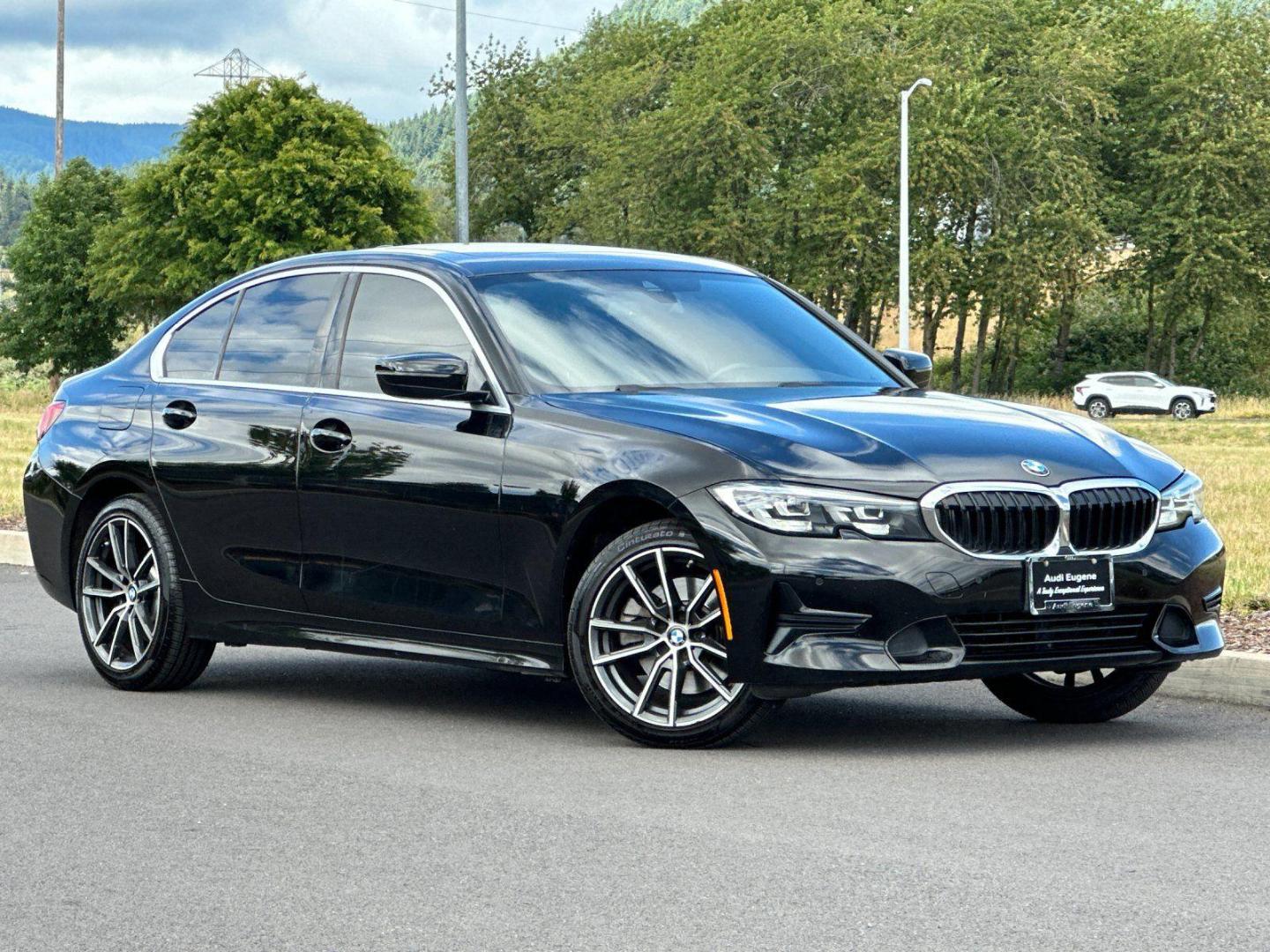 2020 BMW 3 Series 330i xDrive Sedan's photo