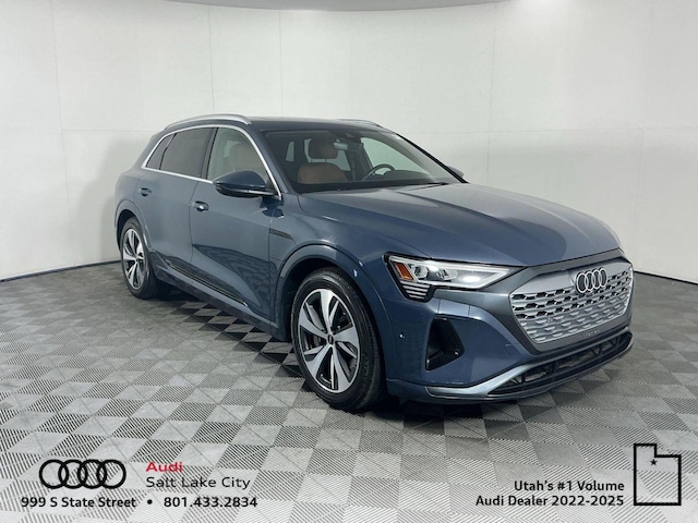 Photo of 2024 Audi Q8 e-tron 