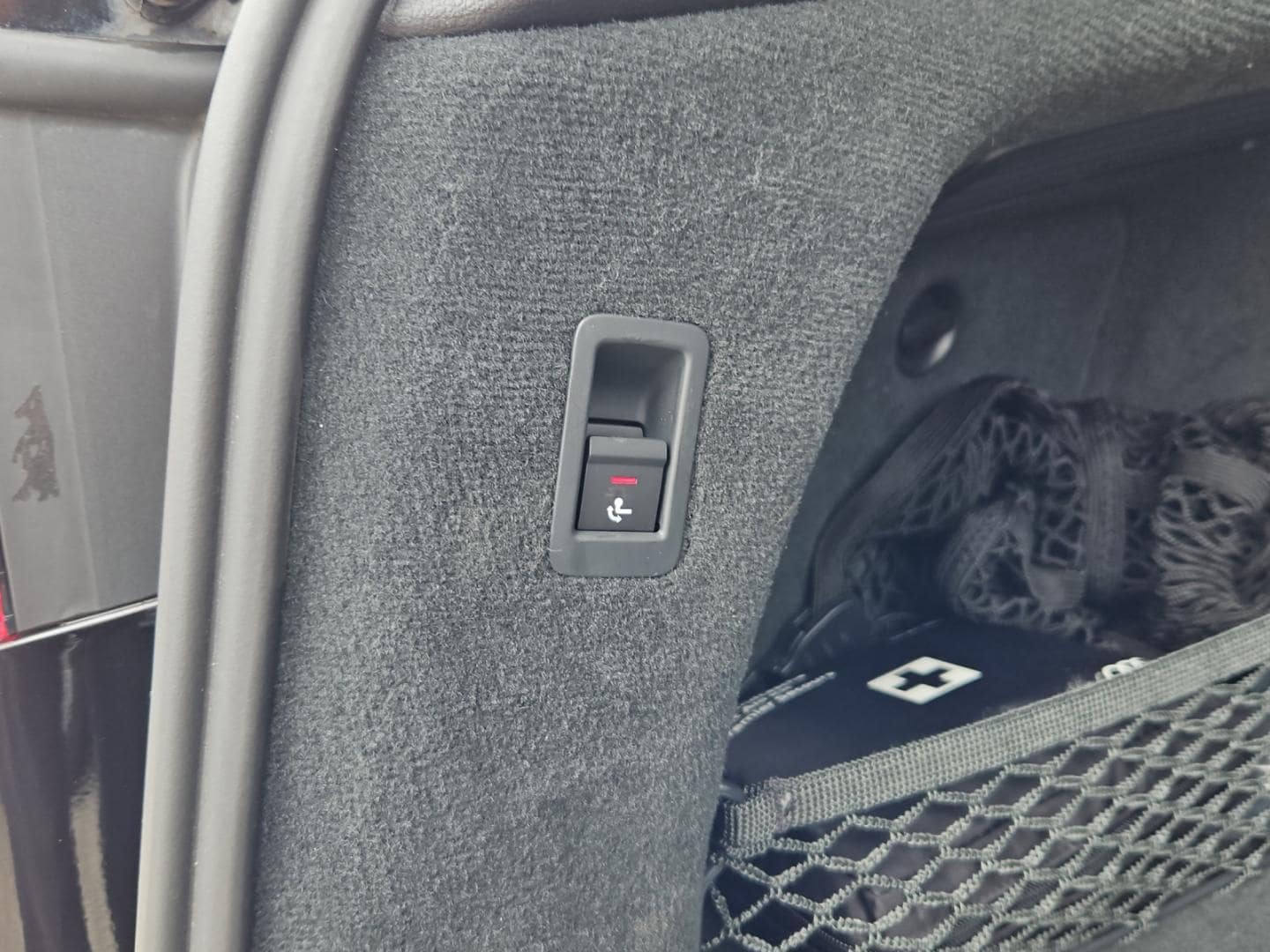 Bild über Audi S6 Avant TDI quattro tiptronic - für weitere Informationen kontaktieren Sie den Audi Partner