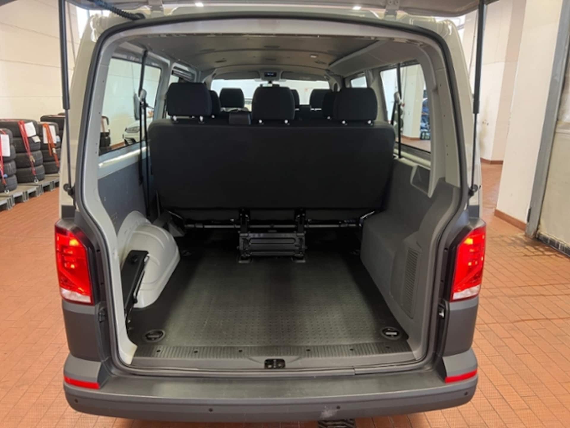 Volkswagen T6.1 Transporter Kombi langer Radstand