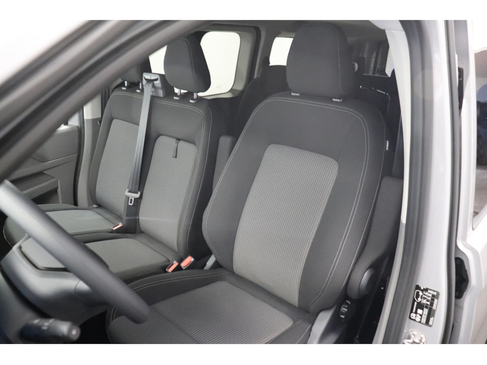 Volkswagen Transporter Kombi langer Radstand