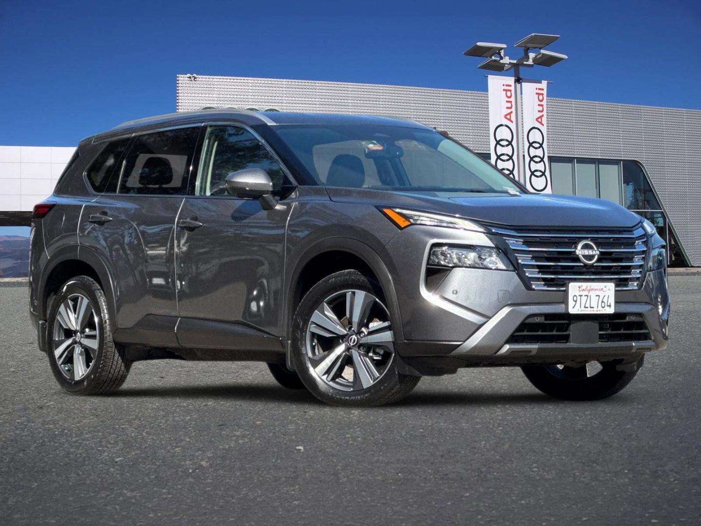 2024 Nissan Rogue SL FWD's photo