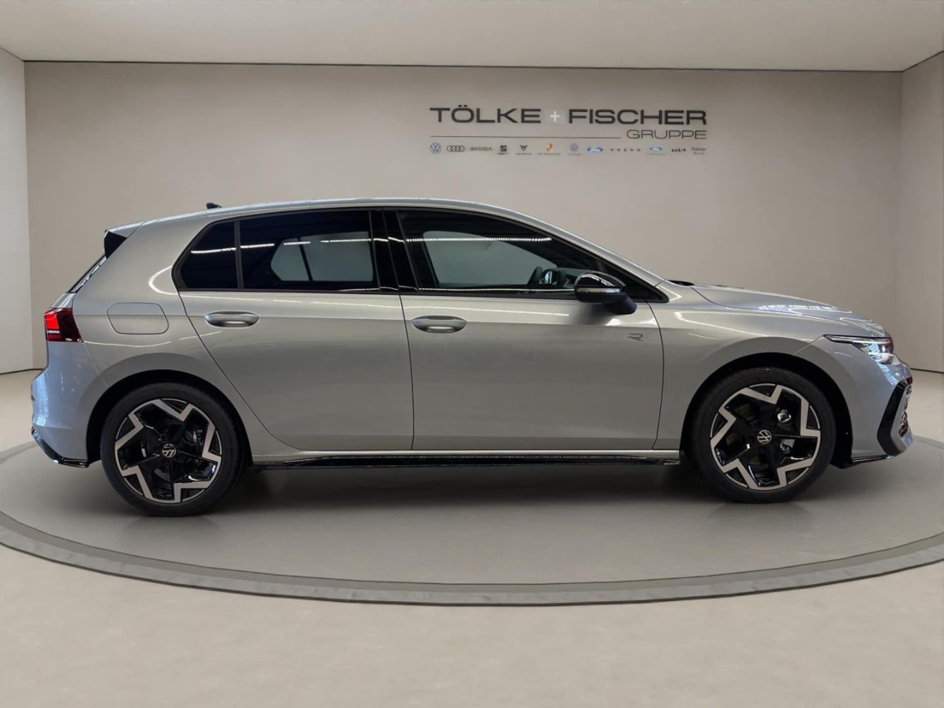 Volkswagen Golf R-Line