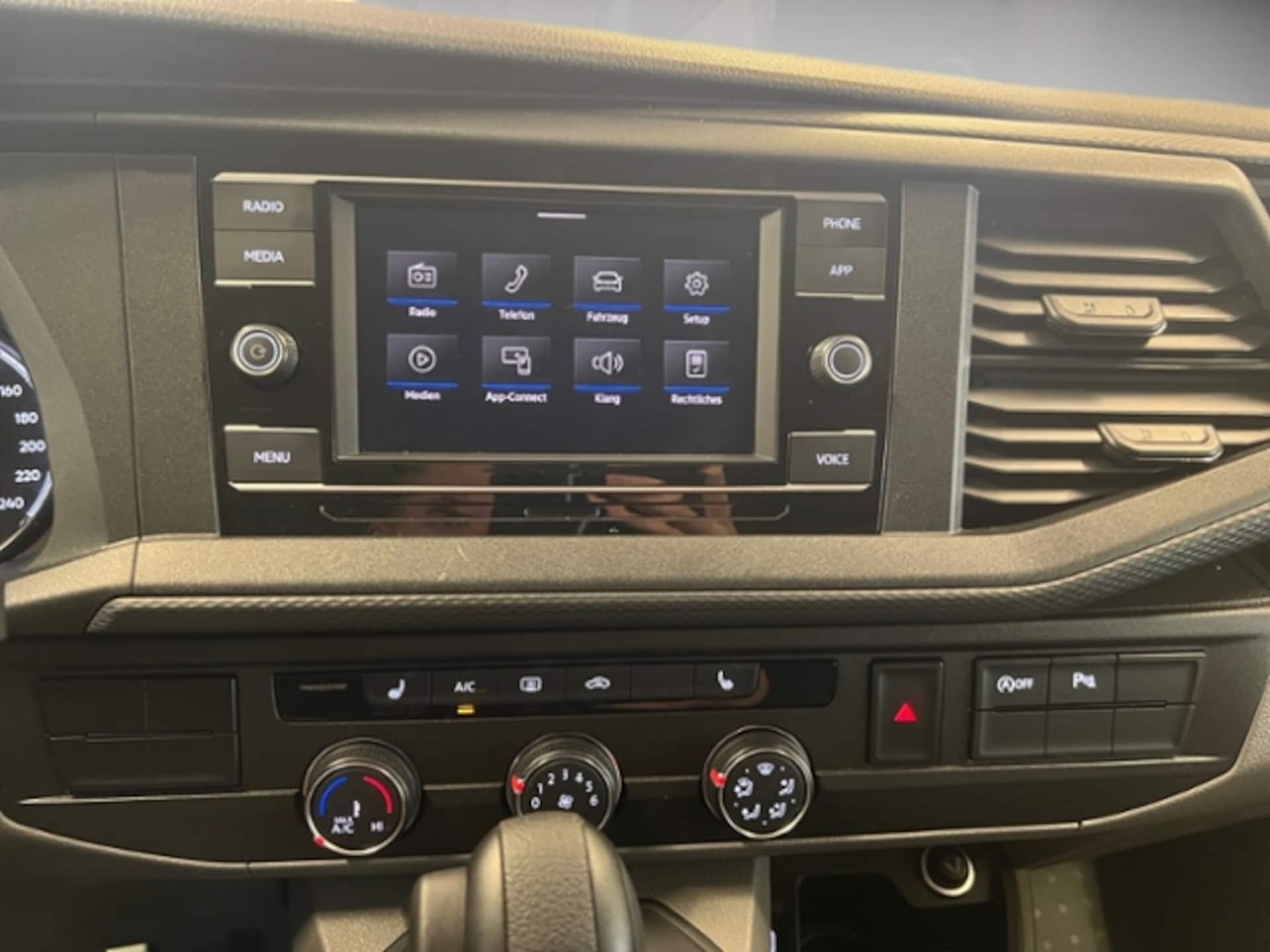 Volkswagen T6.1 Transporter Kombi langer Radstand