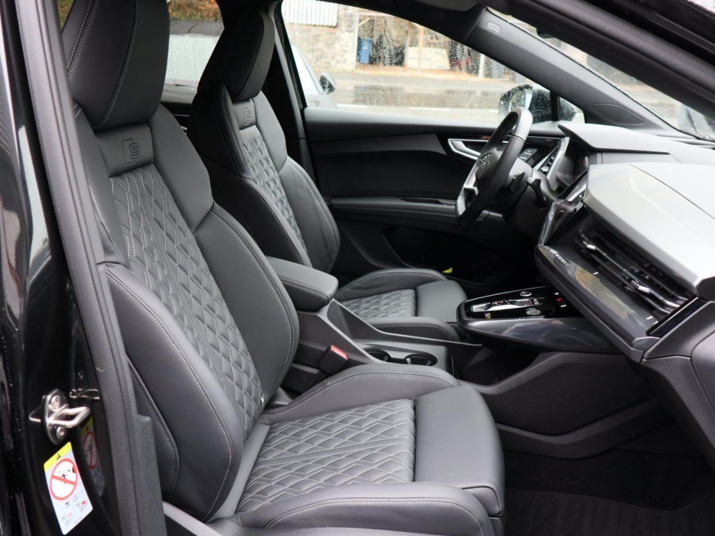 Bild über Audi Q4 Sportback e-tron 50 e-tron quattro - für weitere Informationen kontaktieren Sie den Audi Partner