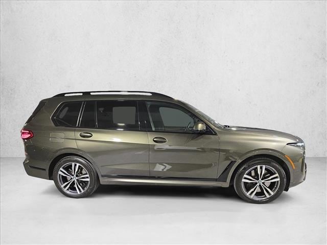2025 BMW X7