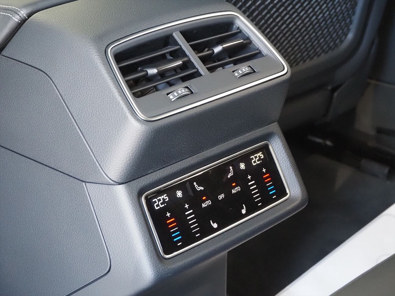 Image about Audi Q8 e-tron 55 e-tron S line