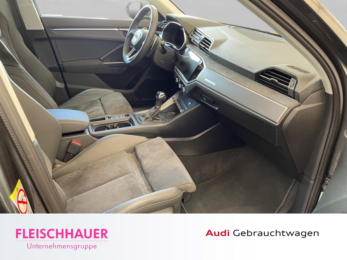 Image about Audi RS Q3 TFSI quattro S tronic