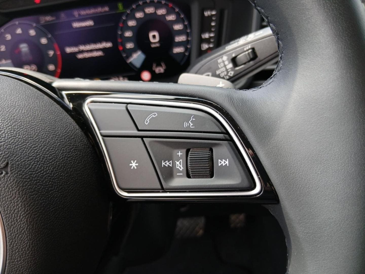 Bild über Audi A1 Sportback S line 25 TFSI S tronic - für weitere Informationen kontaktieren Sie den Audi Partner