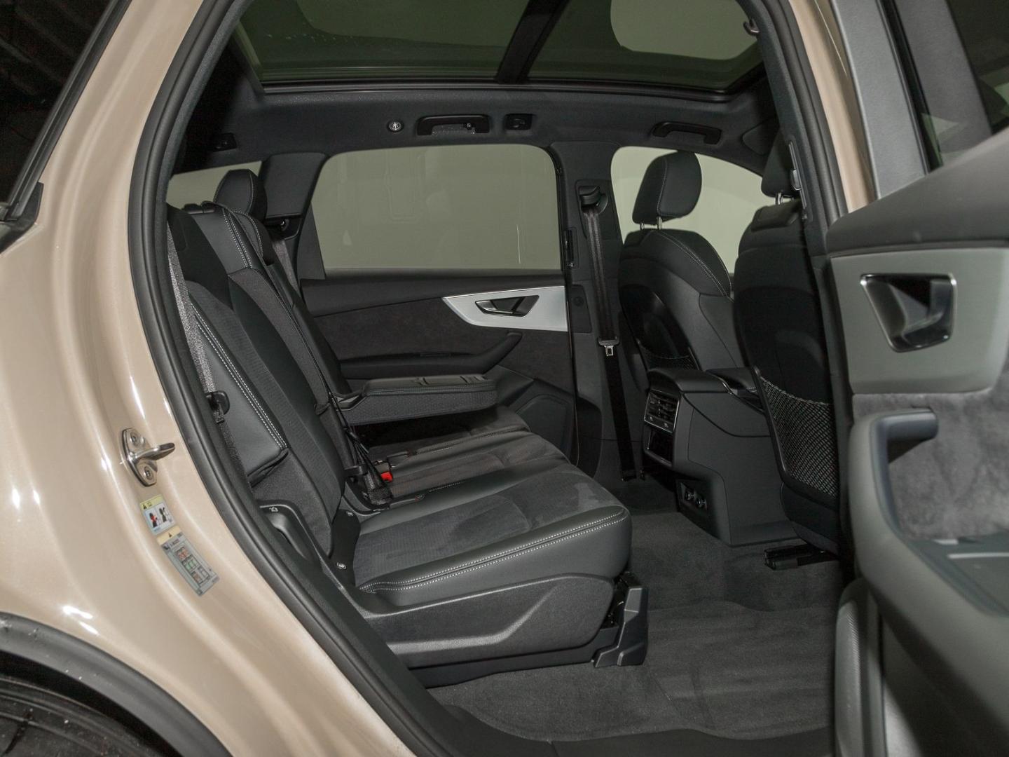 Image about Audi Q7 SUV S line 45 TDI quattro tiptronic