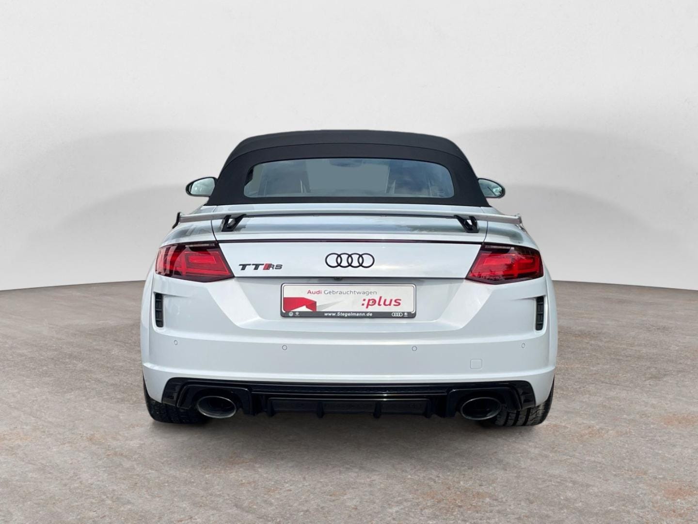 Bild über Audi TT RS Roadster TFSI quattro S tronic - für weitere Informationen kontaktieren Sie den Audi Partner