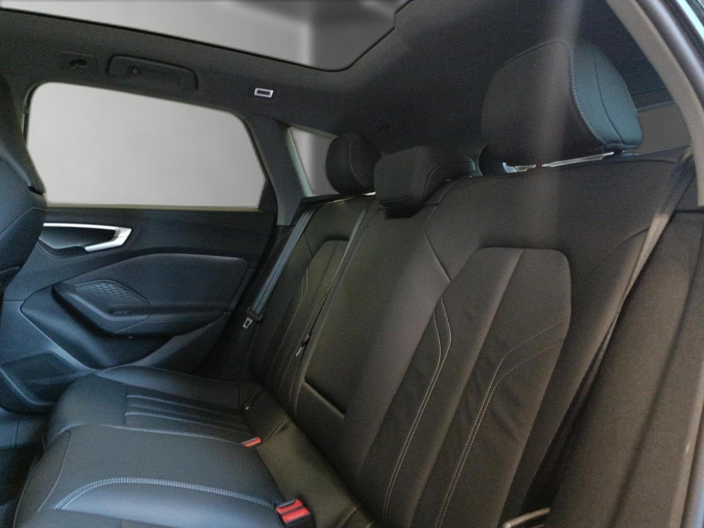 Bild über Audi A5 Avant TDI quattro 150 kW S tronic - für weitere Informationen kontaktieren Sie den Audi Partner