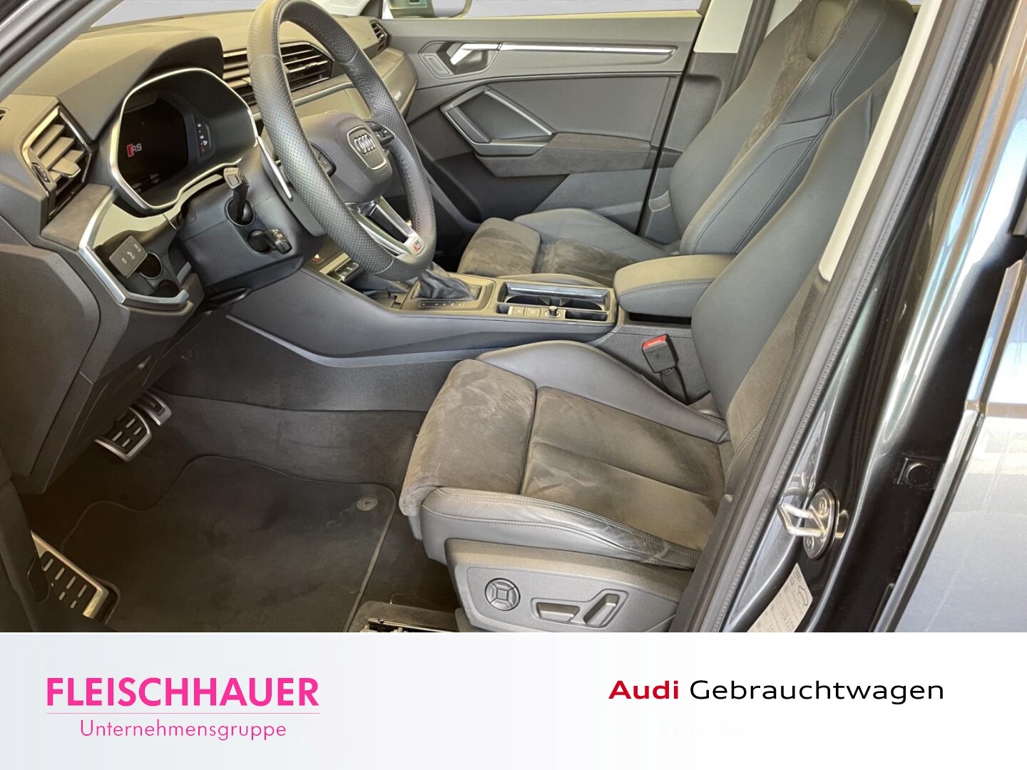 Image about Audi RS Q3 TFSI quattro S tronic