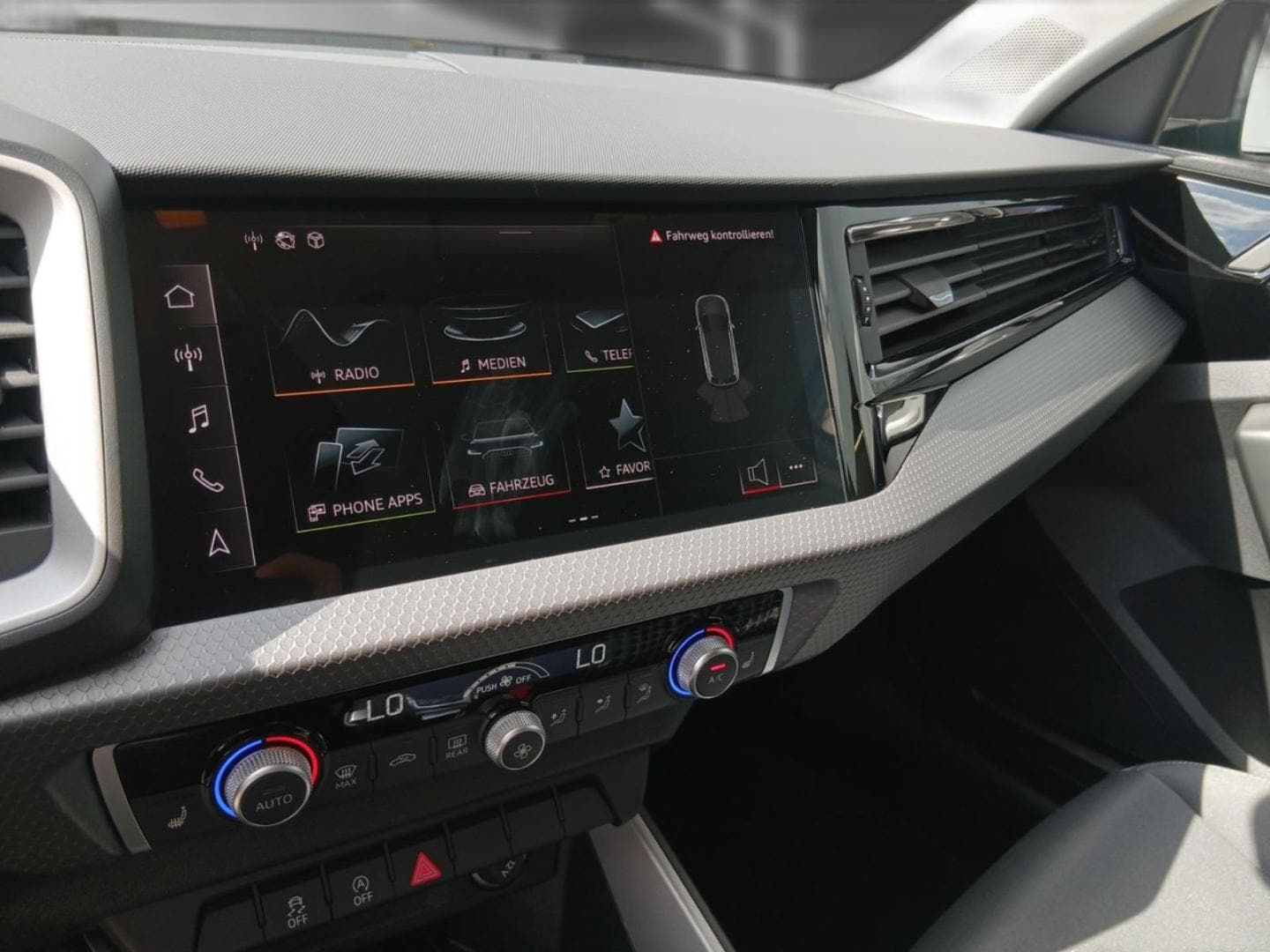 Bild über Audi A1 Sportback S line 25 TFSI S tronic - für weitere Informationen kontaktieren Sie den Audi Partner
