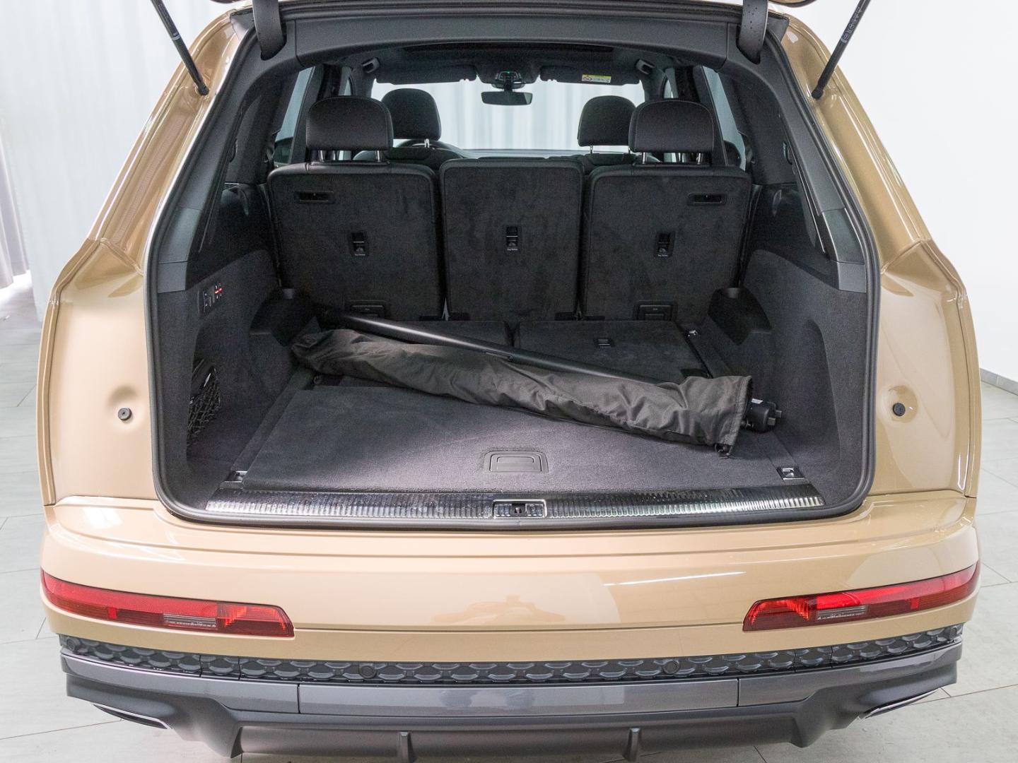 Image about Audi Q7 SUV S line 45 TDI quattro tiptronic