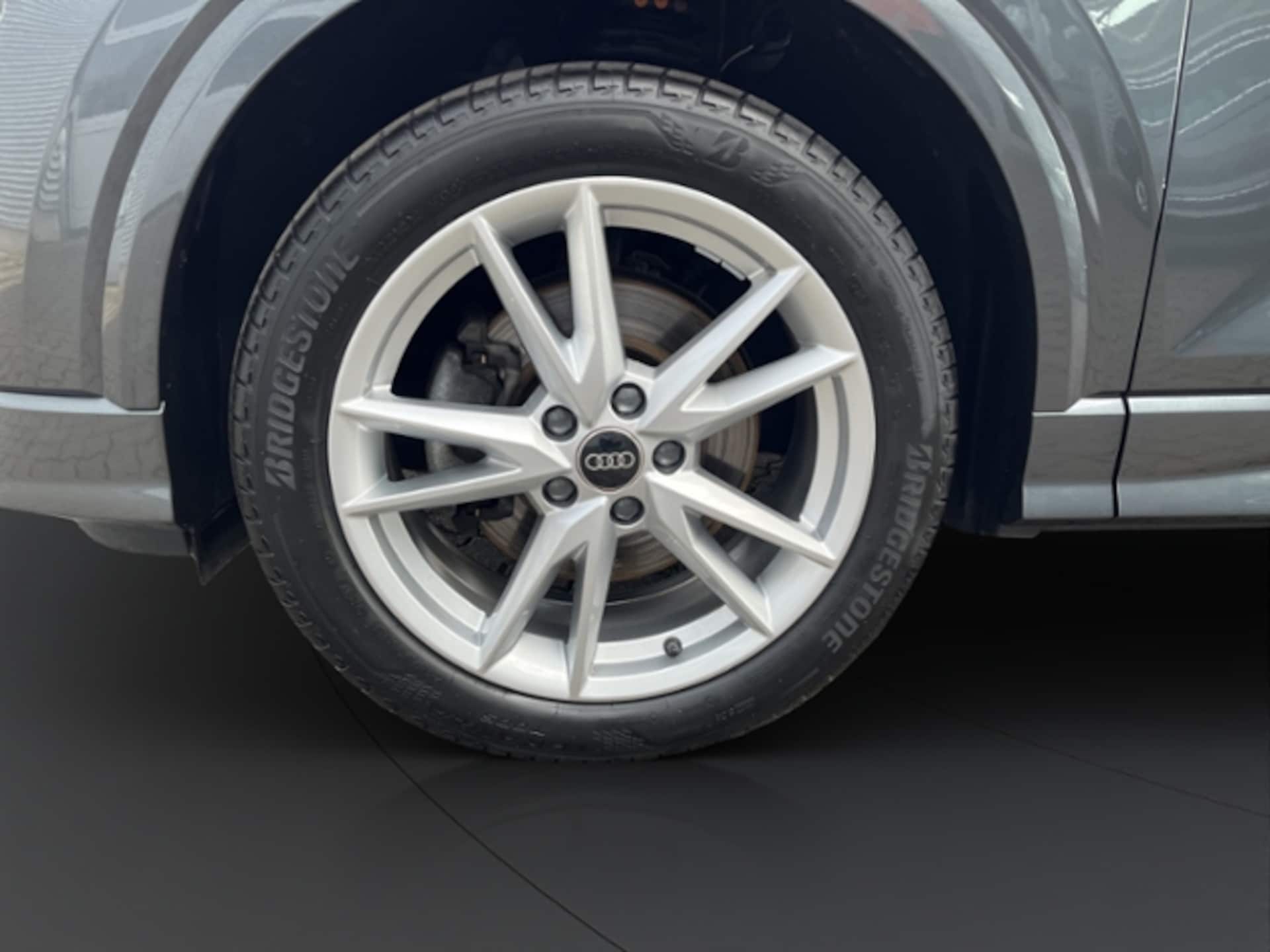 Audi Q2 S line