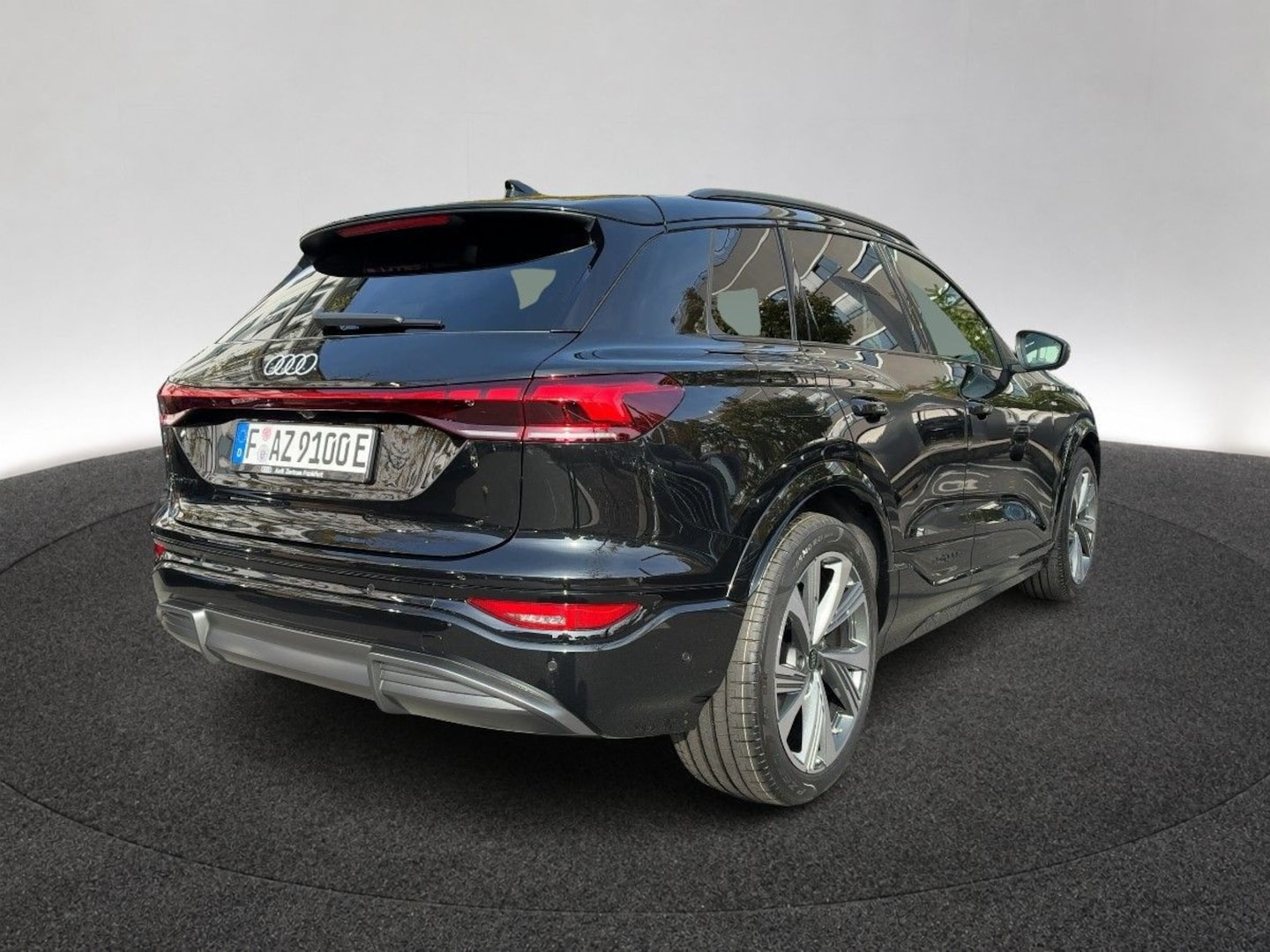 Bild über Audi Q6 SUV e-tron S line business e-tron performance 225 kW - für weitere Informationen kontaktieren Sie den Audi Partner