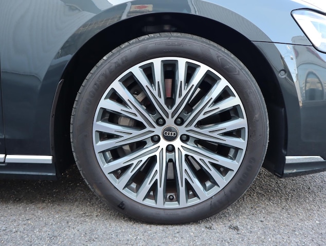 Audi A8 TFSI e 60 TFSI e quattro 340(462) kW(PS) tiptronic for more details contact your dealer