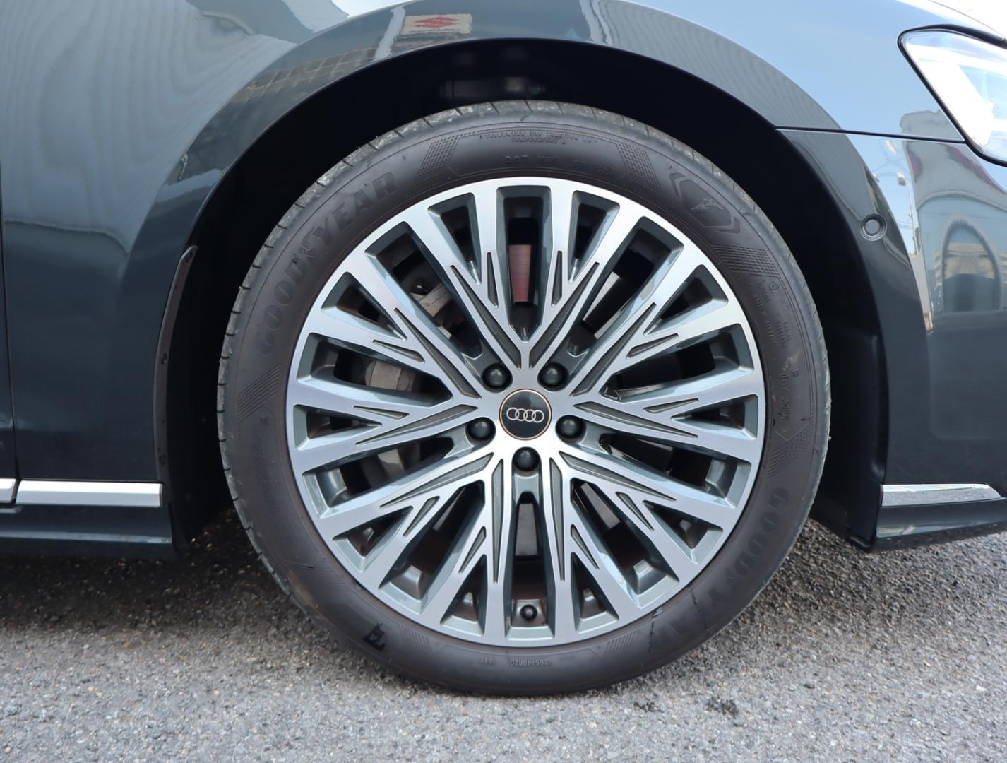 Audi A8 TFSI e 60 TFSI e quattro 340(462) kW(PS) tiptronic for more details contact your dealer