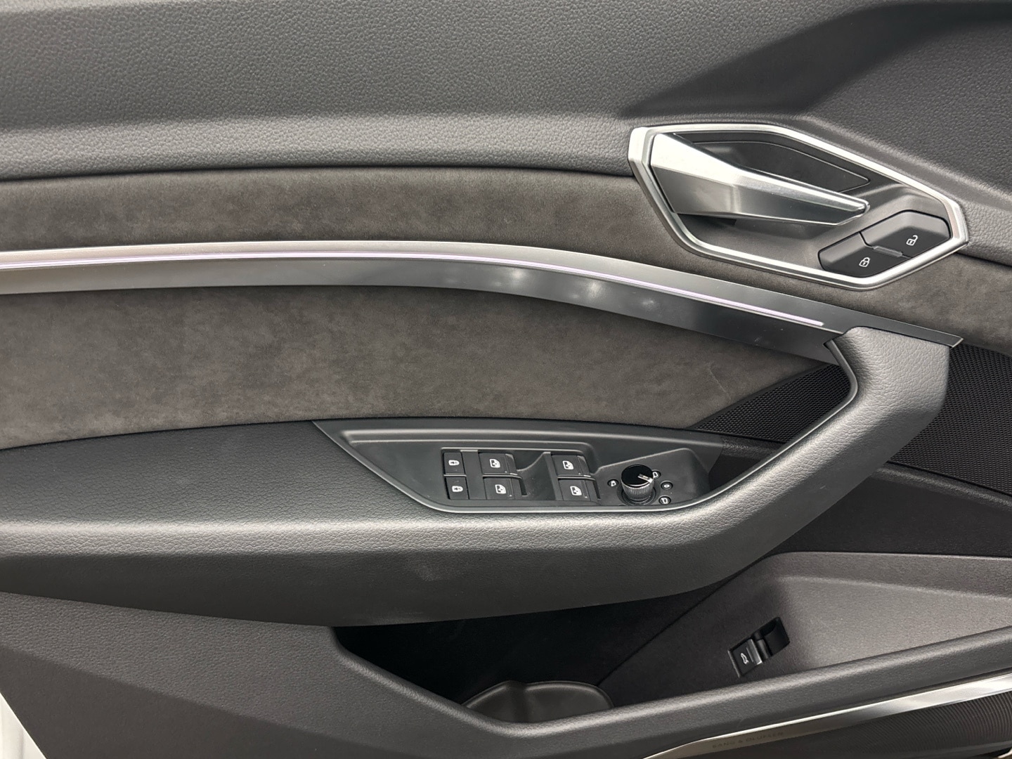 Bild über Audi e-tron S line 55 quattro - für weitere Informationen kontaktieren Sie den Audi Partner