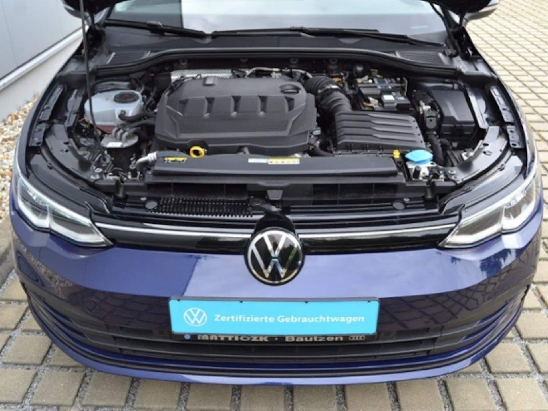 Volkswagen Golf Variant Life
