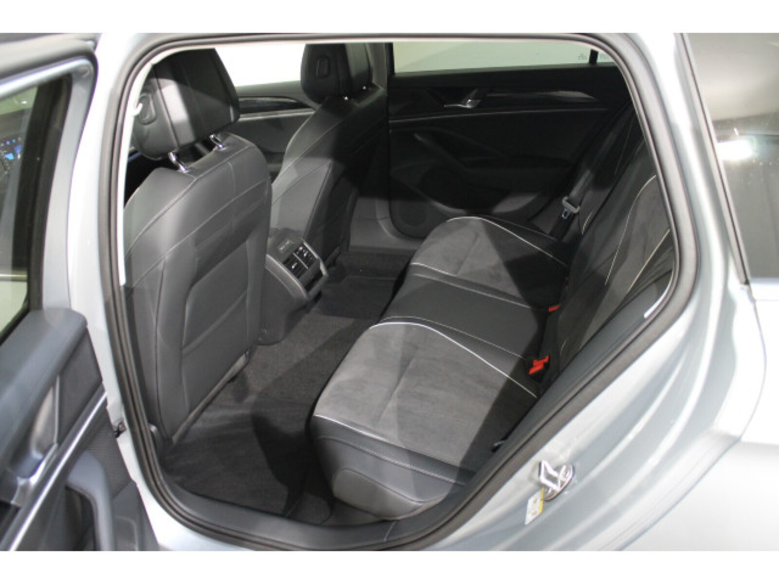 Volkswagen Passat – Bild 9