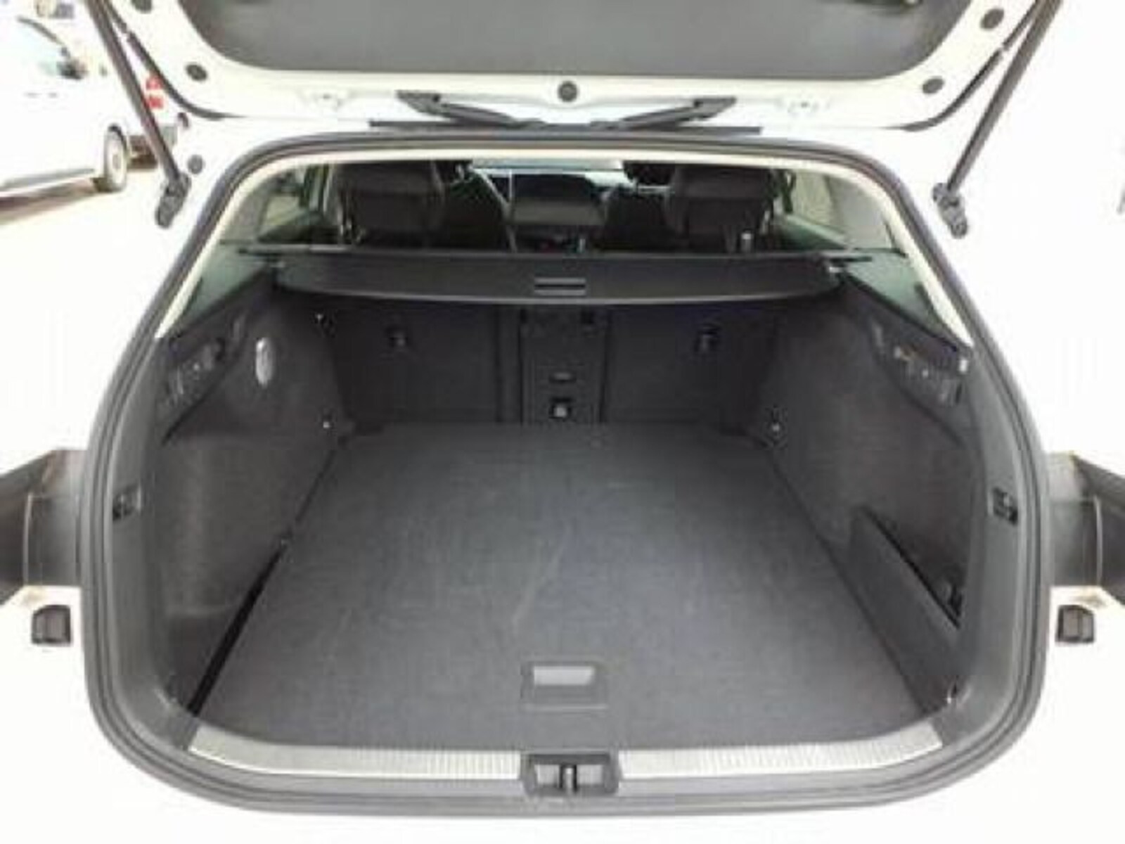 Volkswagen Passat – Bild 13