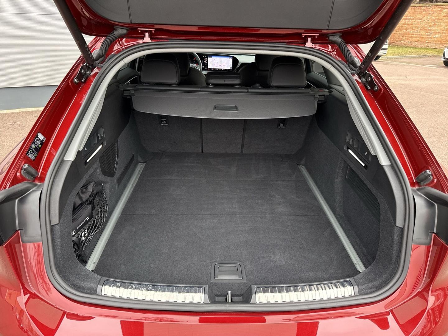 Bild über Audi A6 Avant TFSI 150 kW S tronic - für weitere Informationen kontaktieren Sie den Audi Partner