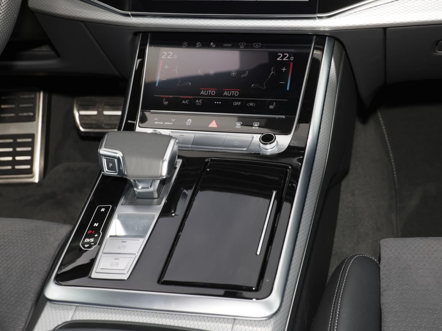 Bild über Audi Q7 SUV TDI quattro 170 kW tiptronic - für weitere Informationen kontaktieren Sie den Audi Partner