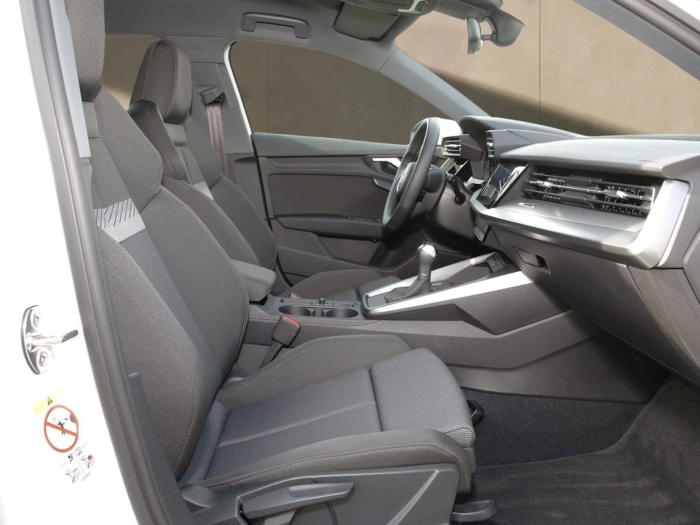 Bild über Audi A3 Sportback 35 TFSI Schaltgetriebe - für weitere Informationen kontaktieren Sie den Audi Partner