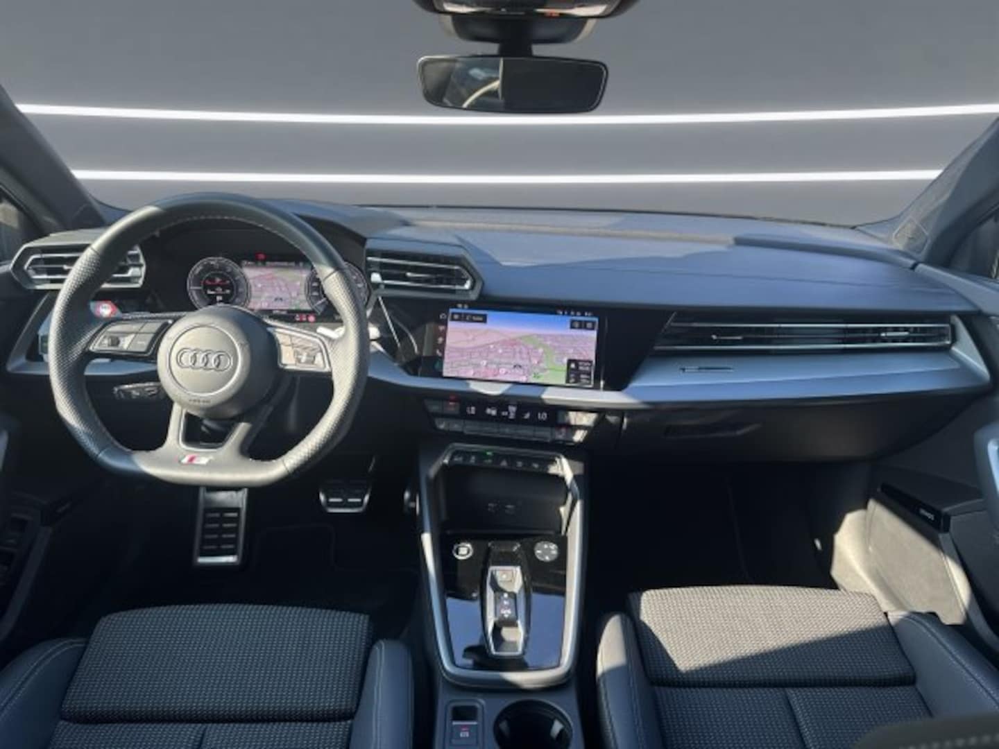 Bild über Audi A3 Sportback TFSI e S line 45 TFSI e S tronic - für weitere Informationen kontaktieren Sie den Audi Partner