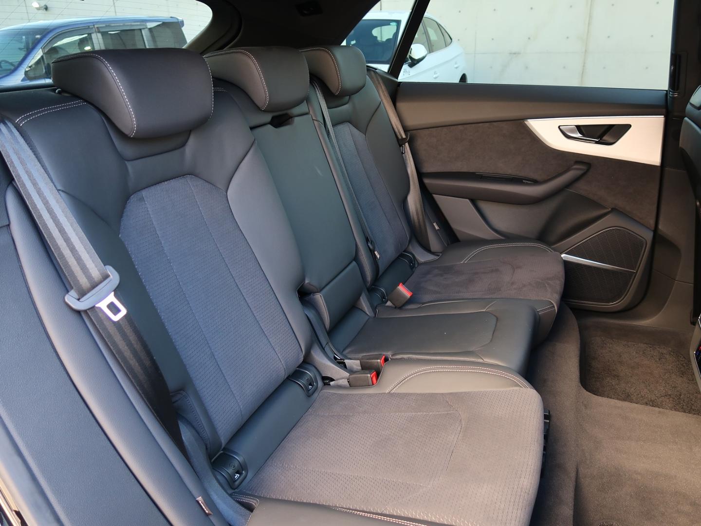 Image about Audi Q8 55 TFSI quattro S line 250(340) kW(PS) tiptronic