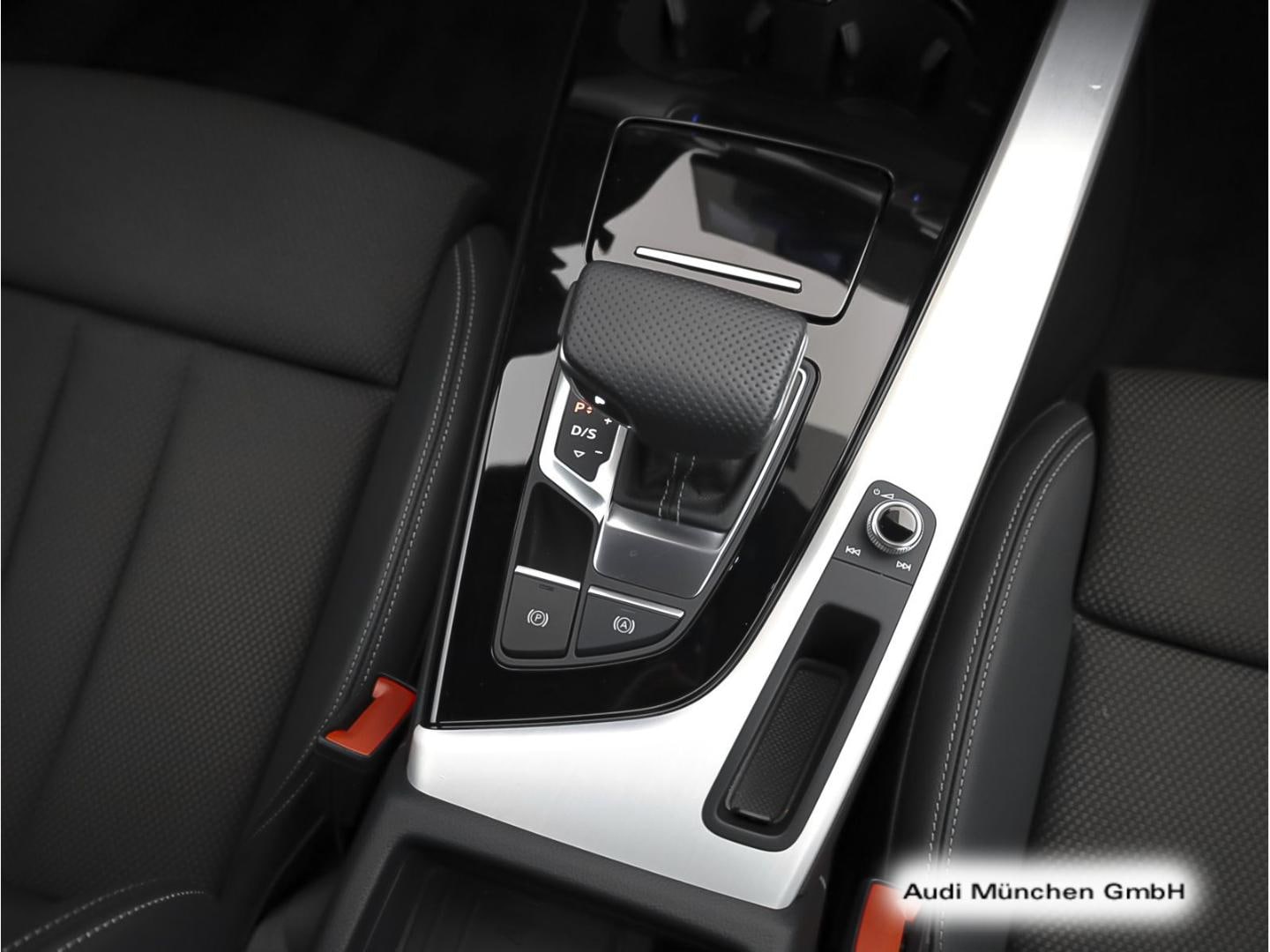 Bild über Audi A4 Avant S line 40 TFSI quattro S tronic - für weitere Informationen kontaktieren Sie den Audi Partner
