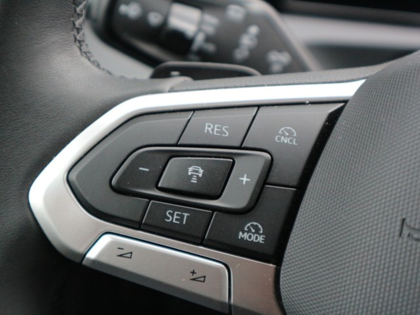 Volkswagen Tiguan – Bild 12