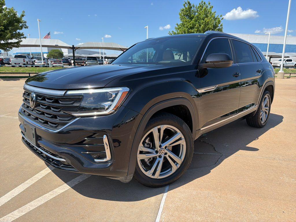 2024 Volkswagen Atlas Cross Sport 2.0T SEL R-Line 4MOTION's photo