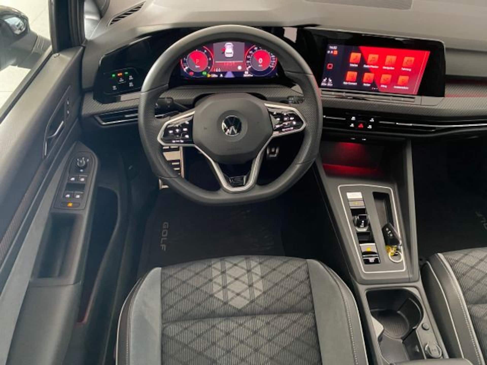 Volkswagen Golf R-Line