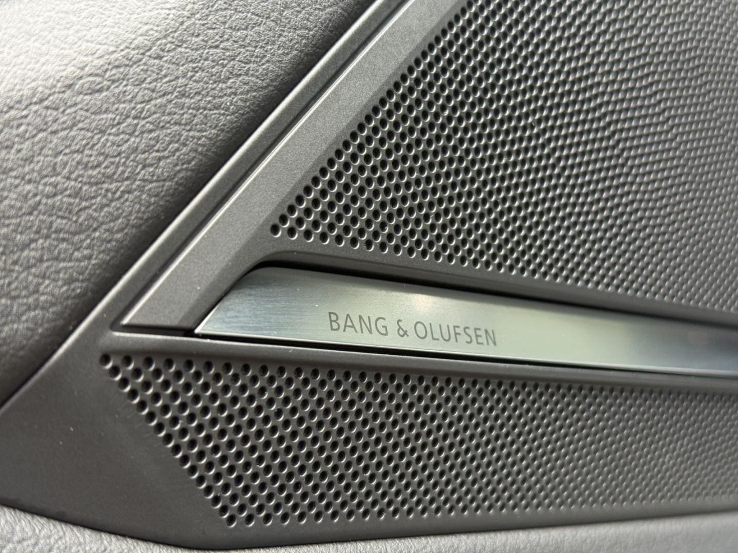 Bild über Audi S6 Avant TDI quattro tiptronic - für weitere Informationen kontaktieren Sie den Audi Partner