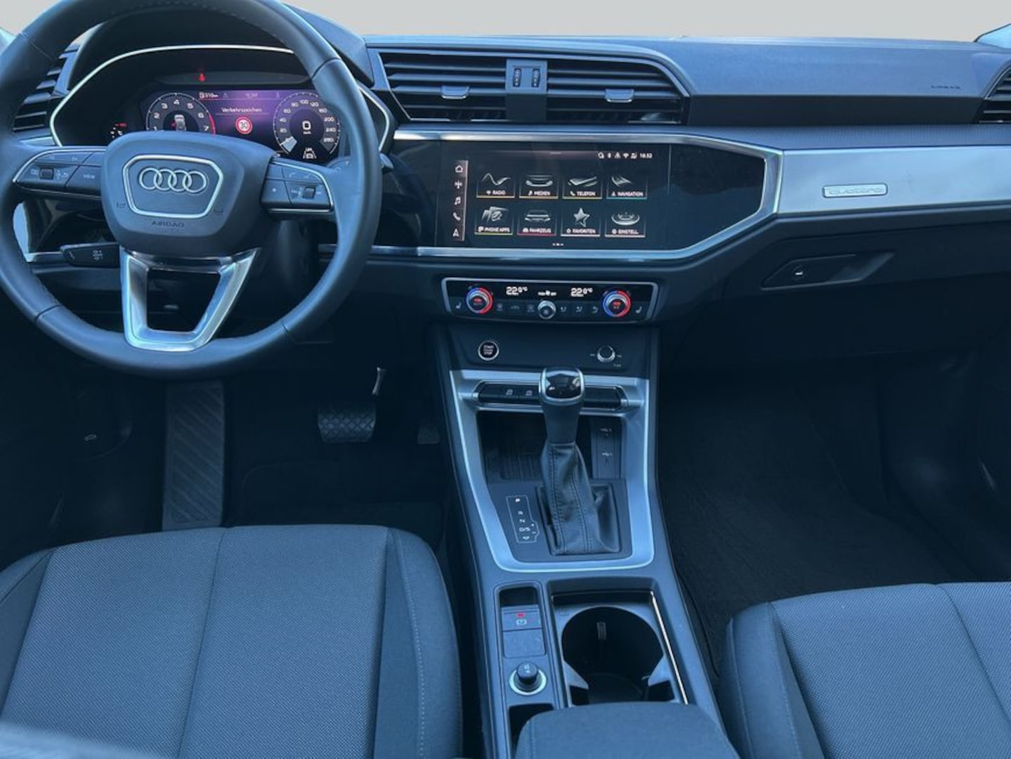 Bild über Audi Q3 advanced 40 TFSI quattro S tronic - für weitere Informationen kontaktieren Sie den Audi Partner