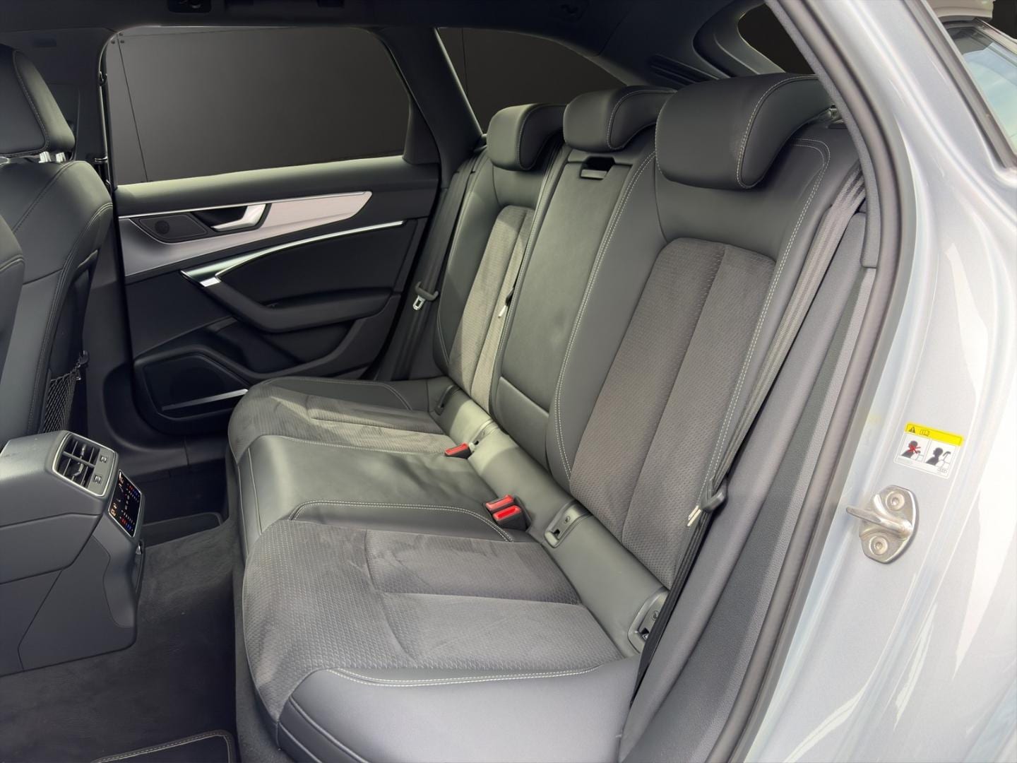 Bild über Audi A6 Avant S line 50 TDI quattro tiptronic - für weitere Informationen kontaktieren Sie den Audi Partner