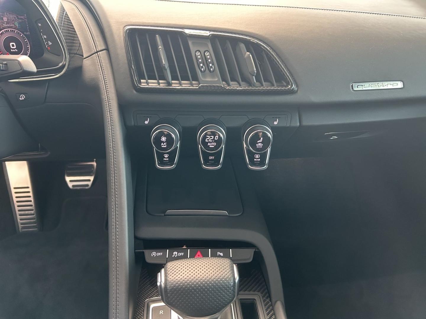 Image about Audi R8 Spyder FSI quattro S tronic