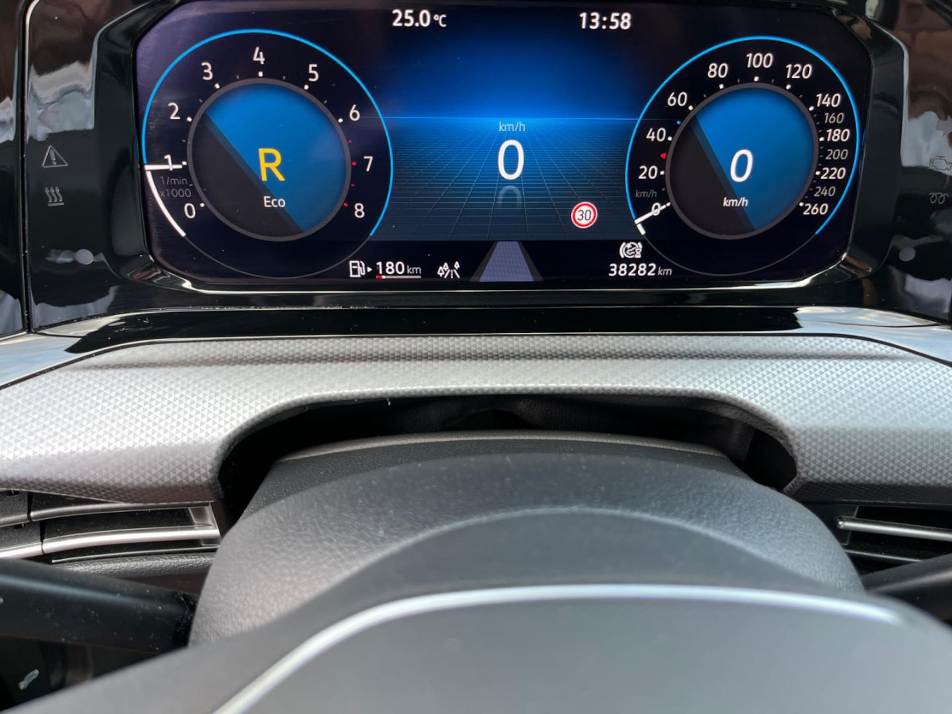 Volkswagen Golf Active