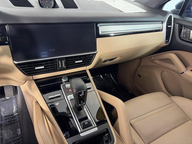2023 Porsche Cayenne Hybrid
