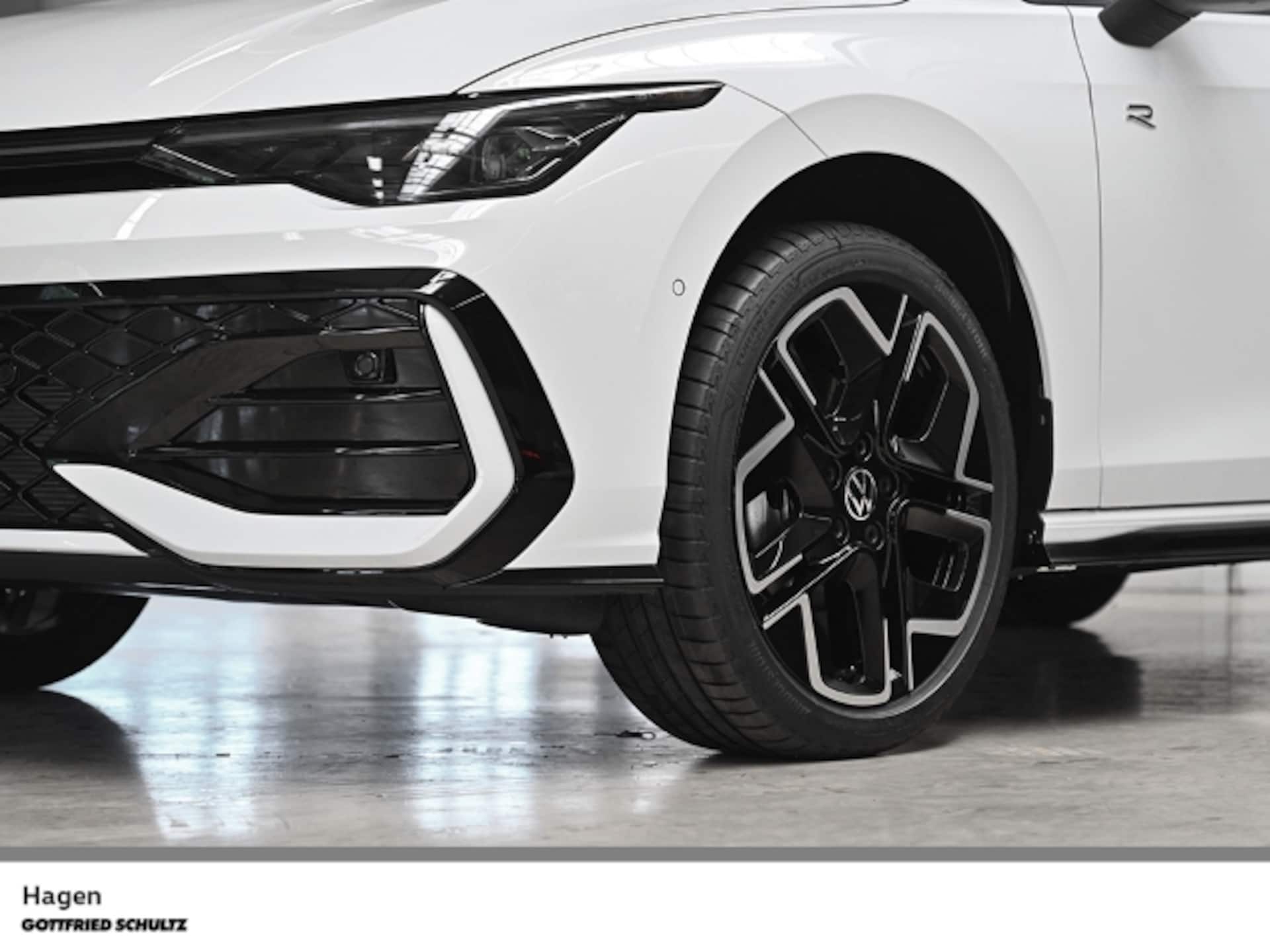 Volkswagen Golf R-Line