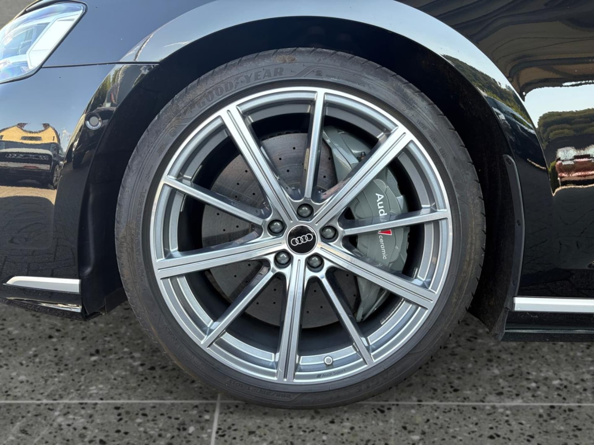Audi S8