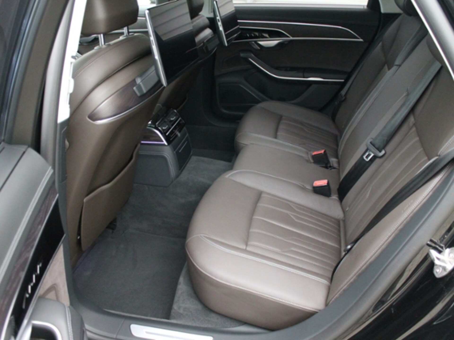 Audi A8 TFSI e