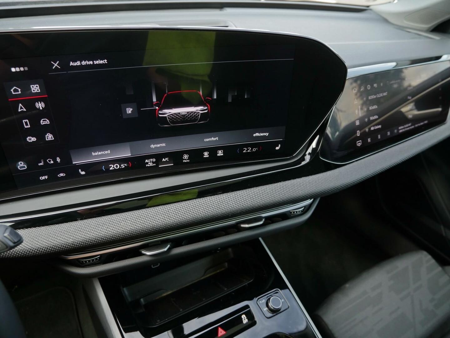 Bild über Audi A6 Avant TDI quattro 150 kW S tronic - für weitere Informationen kontaktieren Sie den Audi Partner